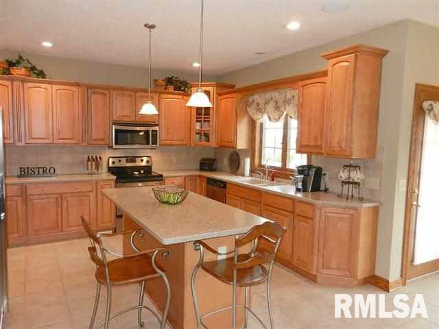 7001 Jersey Ridge Road Davenport, IA 52807 - Photo 9 of 24 Gallery Image 9
