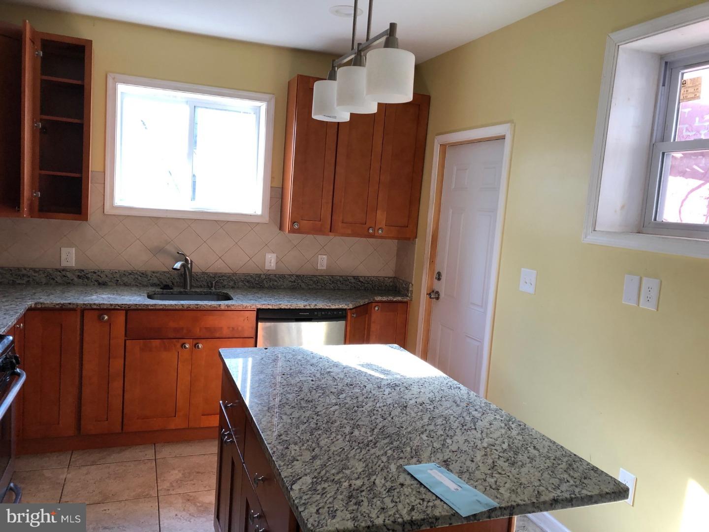5834 Brush Road Philadelphia, PA 19138 - Photo 6 of 11 Kitchen