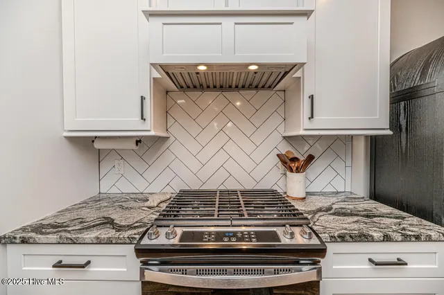 $657,000 | 705 North Leak Street, Southern Pines, NC 28387