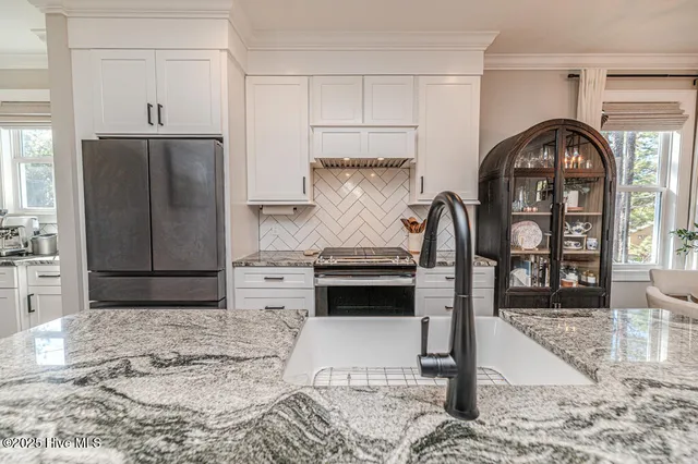 $657,000 | 705 North Leak Street, Southern Pines, NC 28387