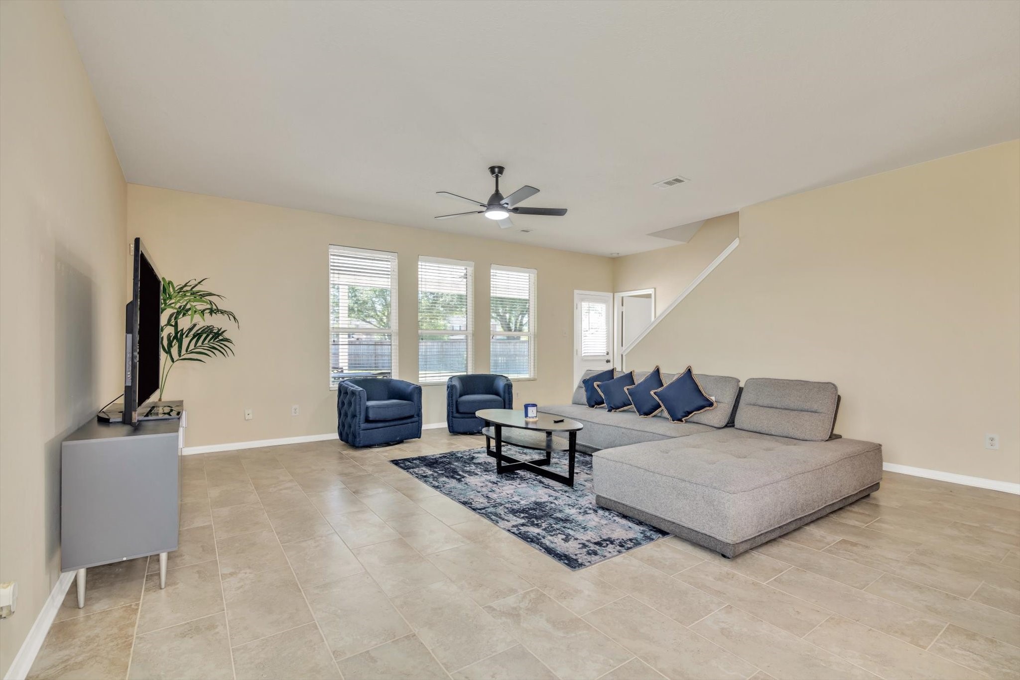 1722 Sun Point Court Humble, TX 77396 - Photo 3 of 40