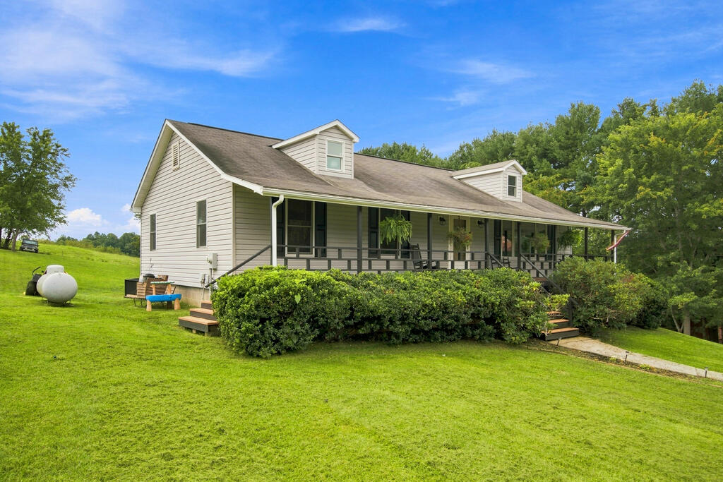 206 Locust Hill Road Max Meadows, VA 24360 - Photo 5 of 60 Gallery Image 5