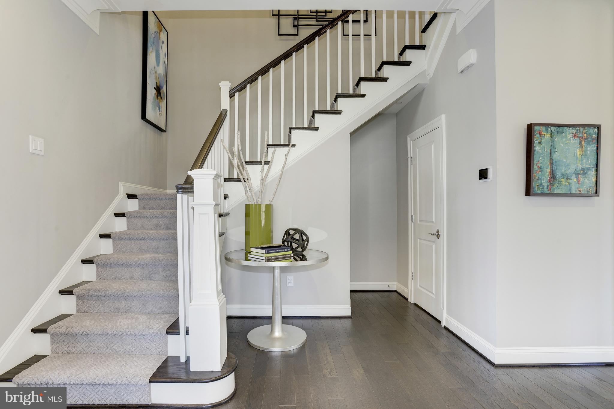 9121 Old Georgetown Road Bethesda, MD 20814 - Photo 9 of 29 Staircase