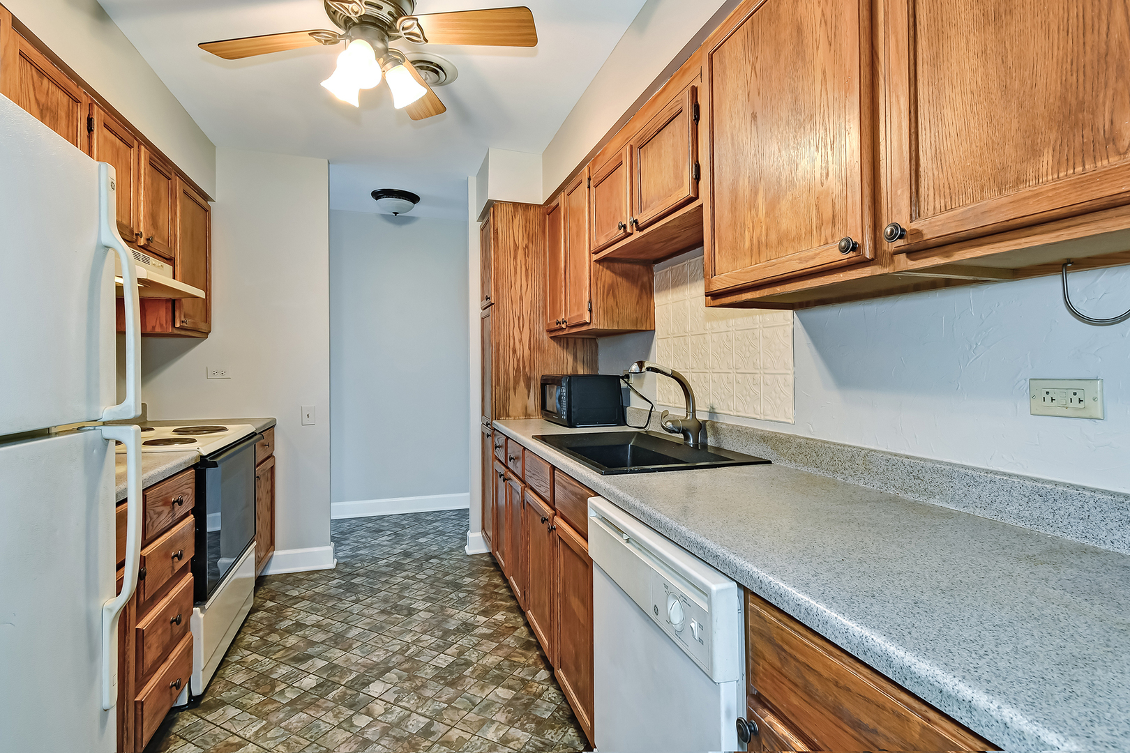 425 Walnut Creek Road, Unit 1603 Lisle, IL 60532 - Photo 8 of 16