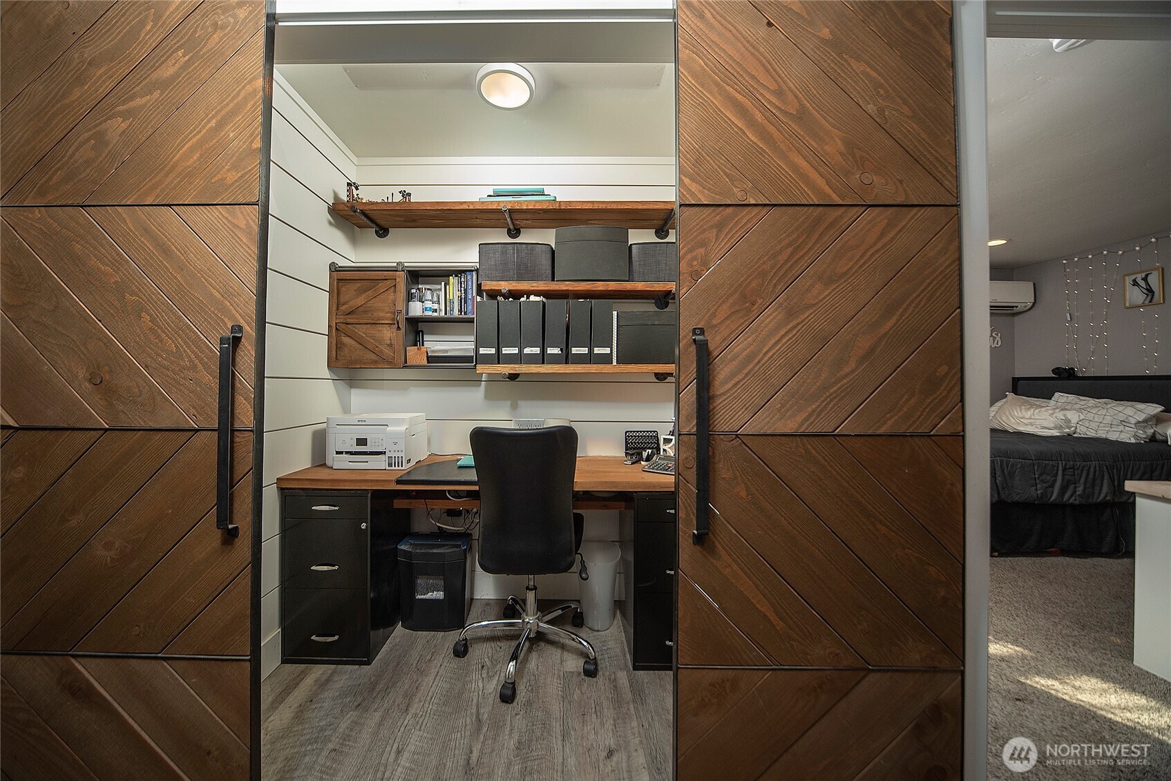 110 Brown Road Ellensburg, WA 98926 - Photo 17 of 40 a view of a workspace