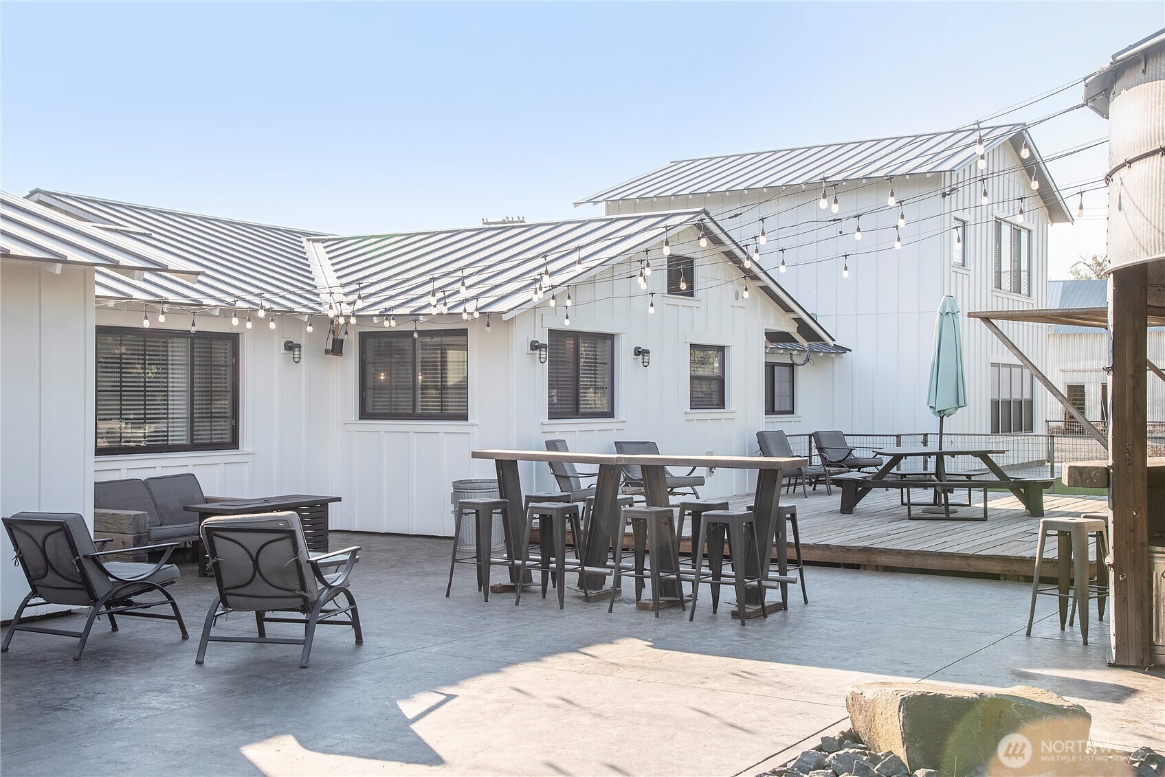 110 Brown Road Ellensburg, WA 98926 - Photo 27 of 40 a living room with lots of furniture and painting on the wall