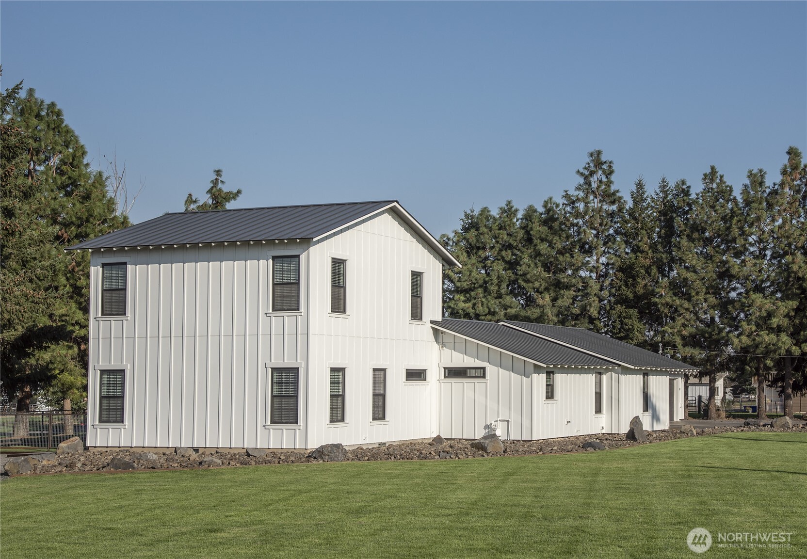 110 Brown Road Ellensburg, WA 98926 - Photo 35 of 40 a front view of a house with a garden