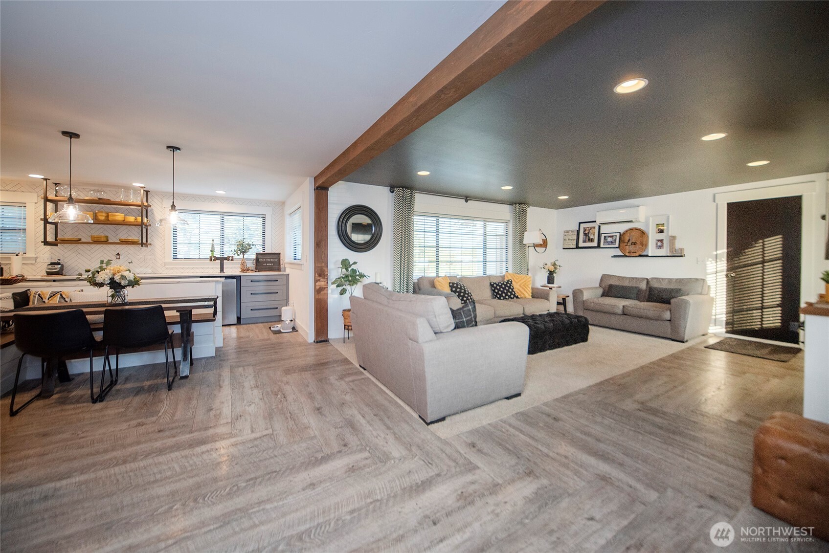 110 Brown Road Ellensburg, WA 98926 - Photo 5 of 40 a living room with furniture and a wooden floor