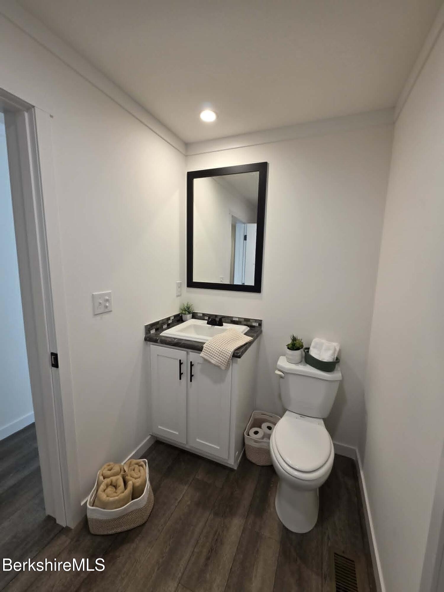 395 Cheshire Road, Unit 113 Pittsfield, MA 01201 - Photo 10 of 20 Common Bath View 1