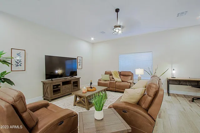 $4,000 | 10901 West Sequoia Drive, Sun City, AZ 85373