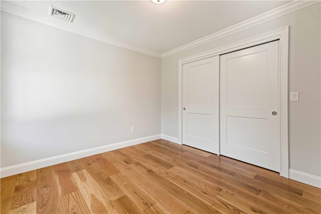 416 Bridgetown Road South Kingstown, RI 02874 - Photo 25 of 39 2nd Floor EnSuite 2