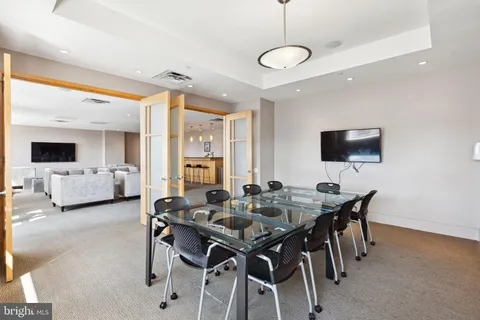 $255,000 | 111 South 15th Street, Unit 2106, Philadelphia, PA 19102