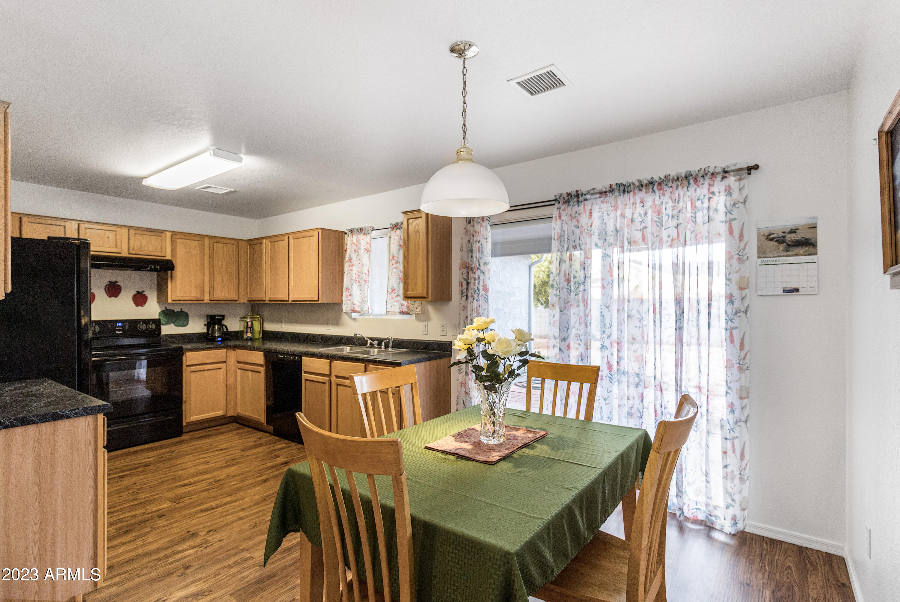 1750 East Sycamore Road Casa Grande, AZ 85122 - Photo 3 of 23 Kitchen and Dining