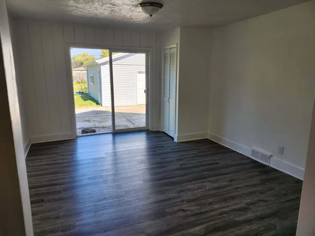 $235,000 | 1426 Johnson Avenue, Caledonia, WI 53402