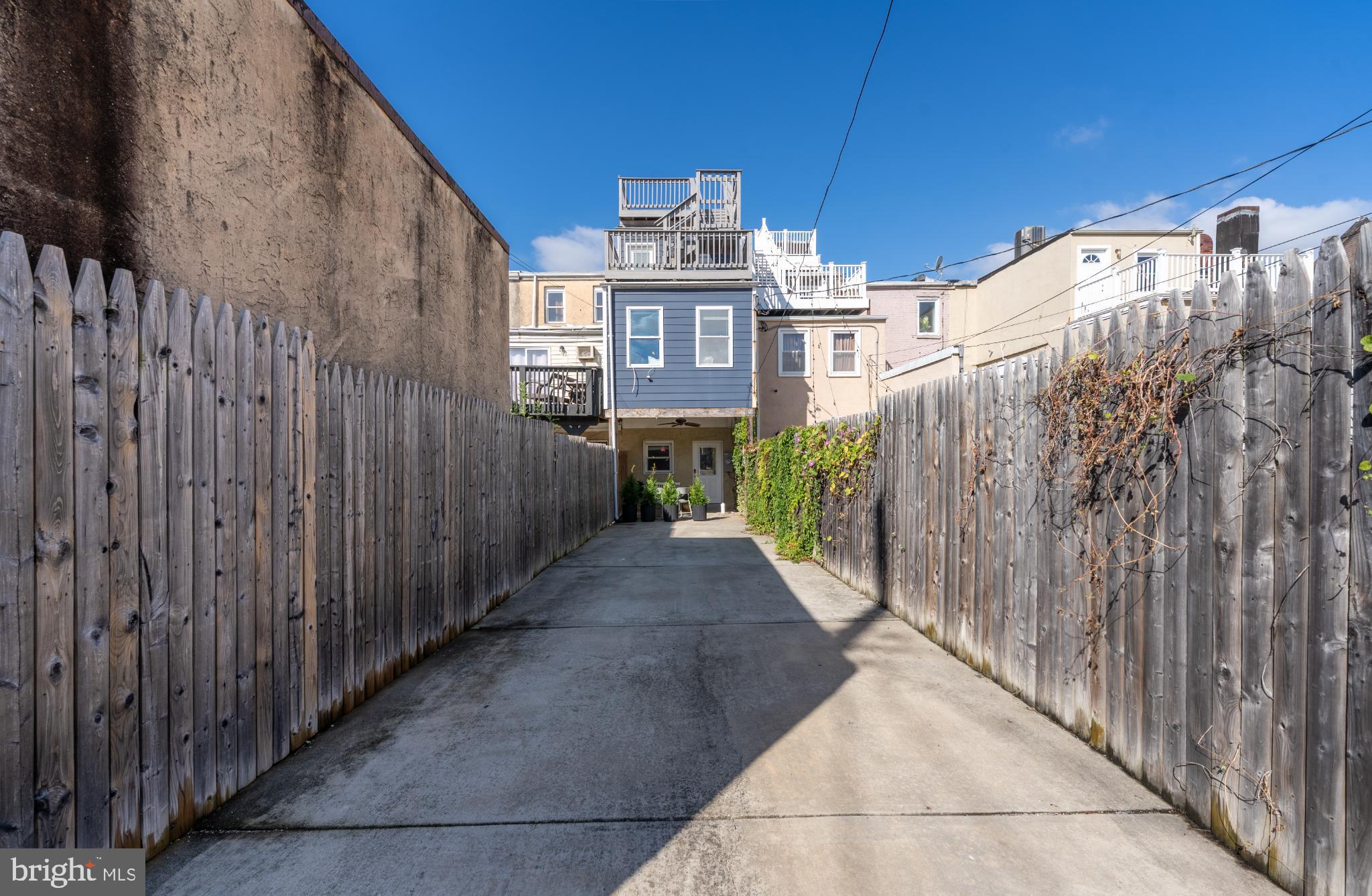 23 South Washington Street Baltimore, MD 21231 - Photo 41 of 57 a view of a back yard of the building