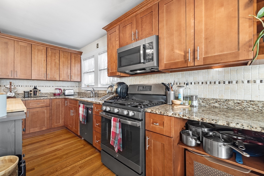 47 Pelican Road Quincy, MA 02169 - Photo 9 of 28 Gallery Image 9