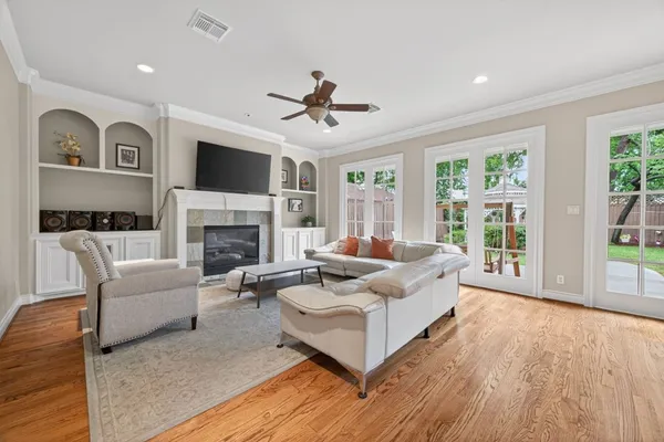 $990,000 | 10932 Lasso Lane, Houston, TX 77079