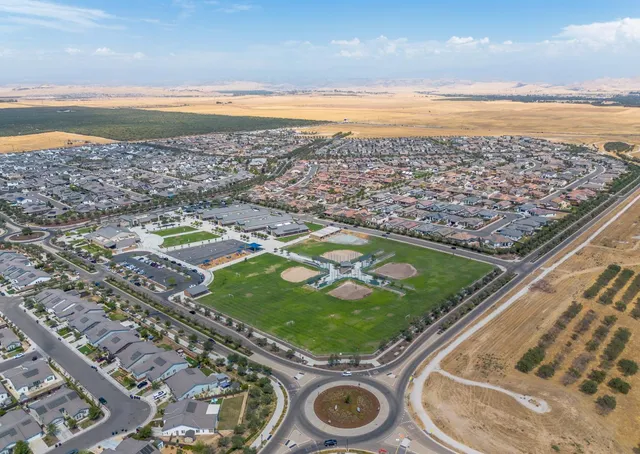 $630,000 | 572 Pinnacle Drive, Madera, CA 93636