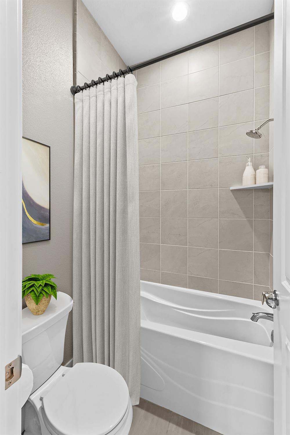 572 Pinnacle Drive Madera, CA 93636 - Photo 4 of 32