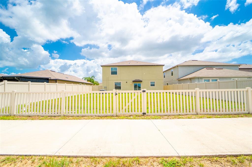 9831 Lemon Drop Loop Ruskin, FL 33573 - Photo 7 of 44