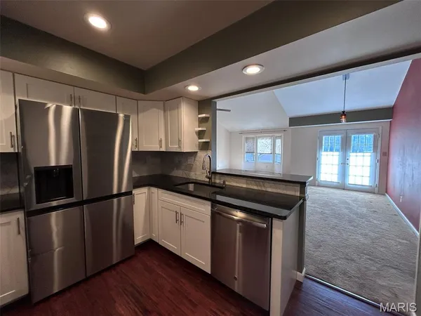 $1,800 | 4501 Eli Drive, Unit I, St. Louis, MO 63128
