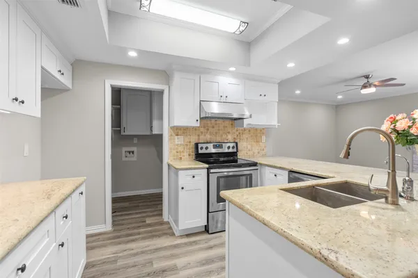 $362,000 | 161 Litchfield Lane, Houston, TX 77024