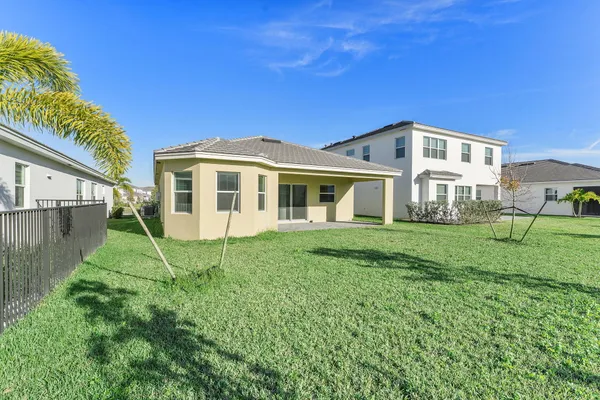 $3,200 | 5747 Shore Pine Place, Loxahatchee, FL 33470