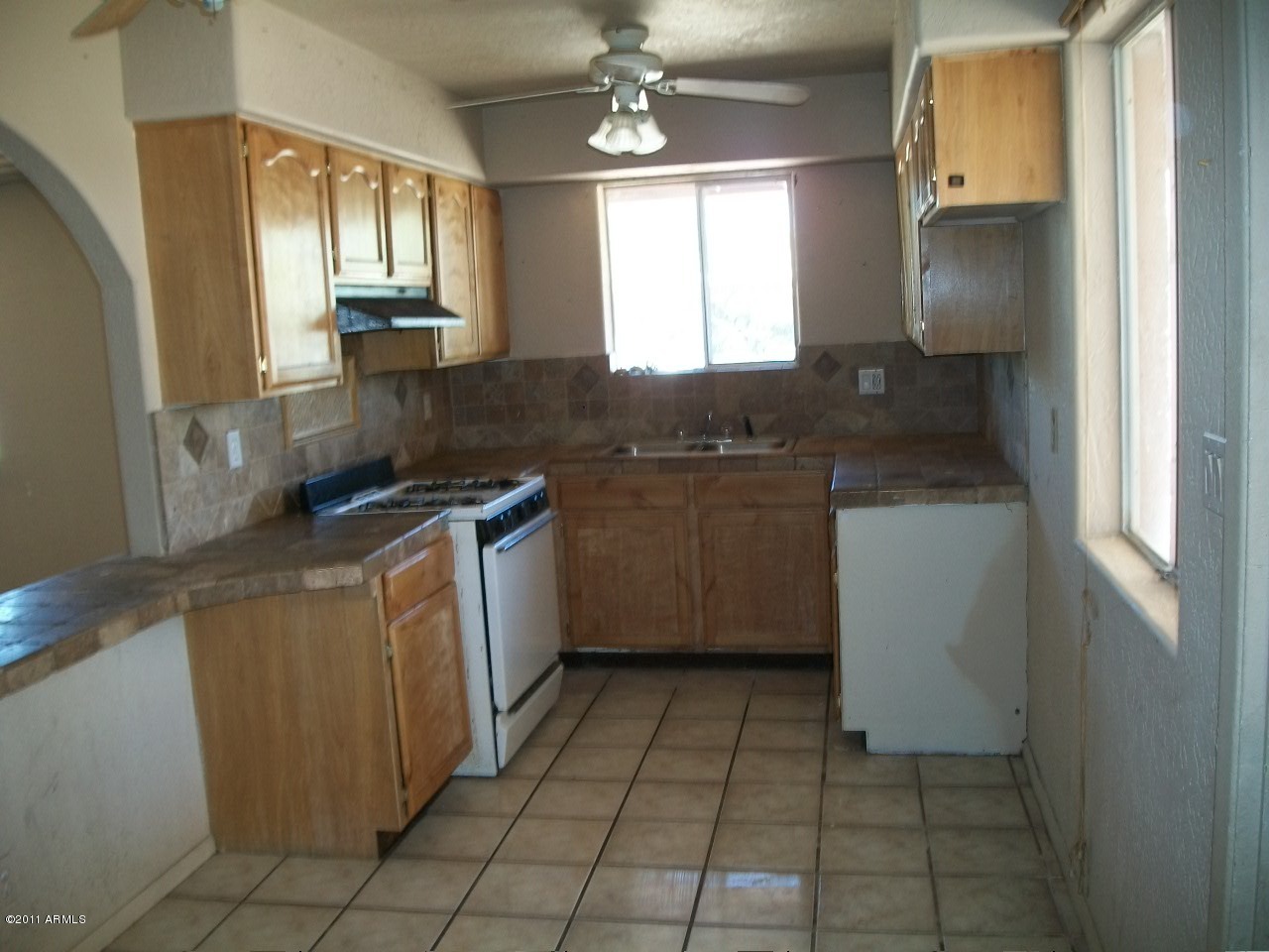 901 East Darrel Road Phoenix, AZ 85042 - Photo 3 of 12 KITCHEN