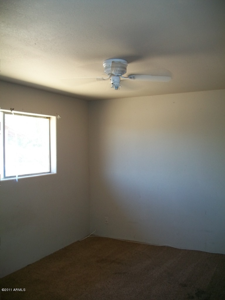 901 East Darrel Road Phoenix, AZ 85042 - Photo 5 of 12 MASTER BDRM