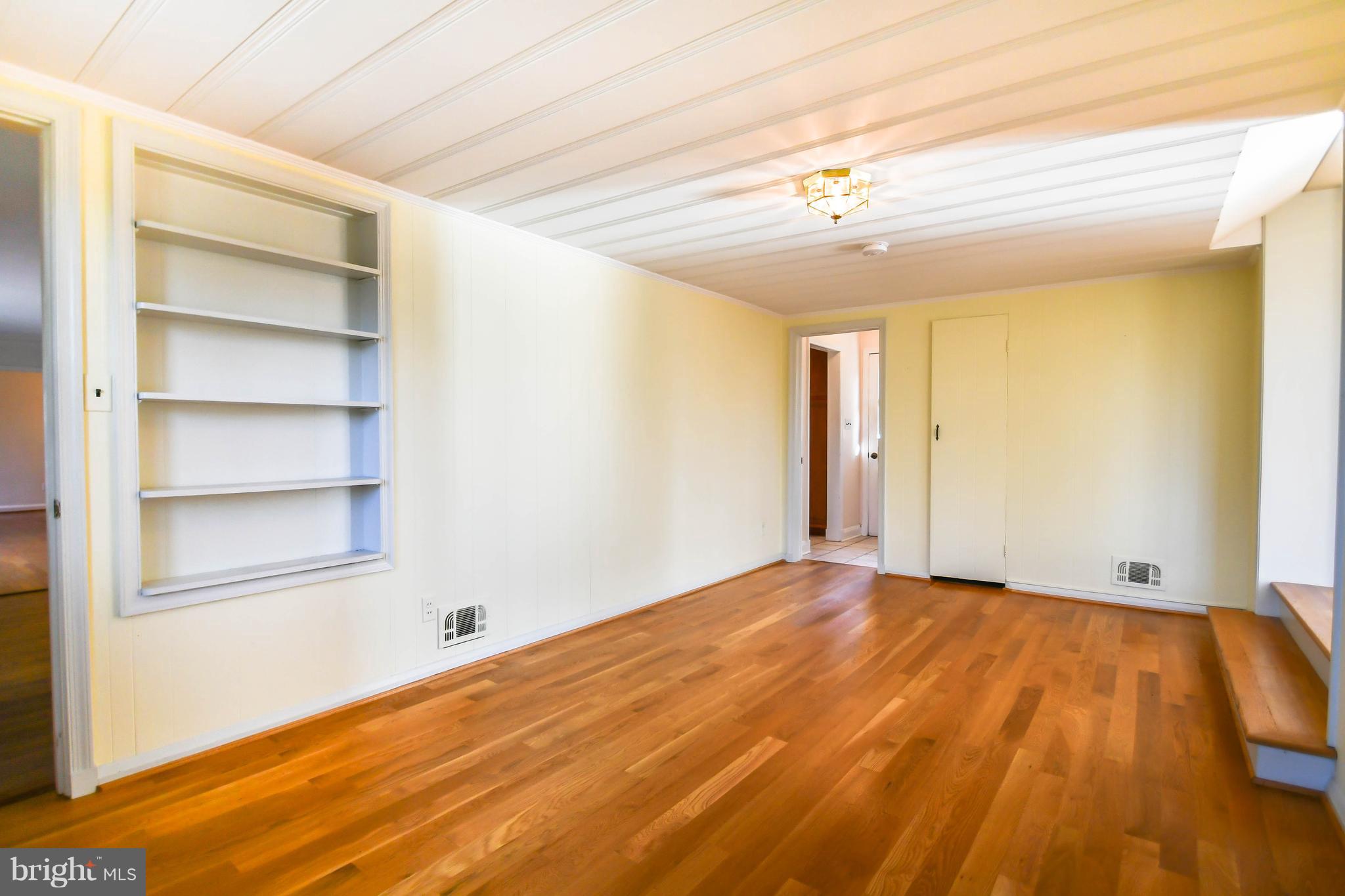13623 Bardon Road Phoenix, MD 21131 - Photo 15 of 35 Office with Built-in Shelving