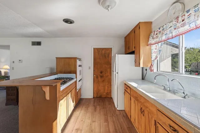 $850,000 | 1053 South Rice Road, Ojai, CA 93023