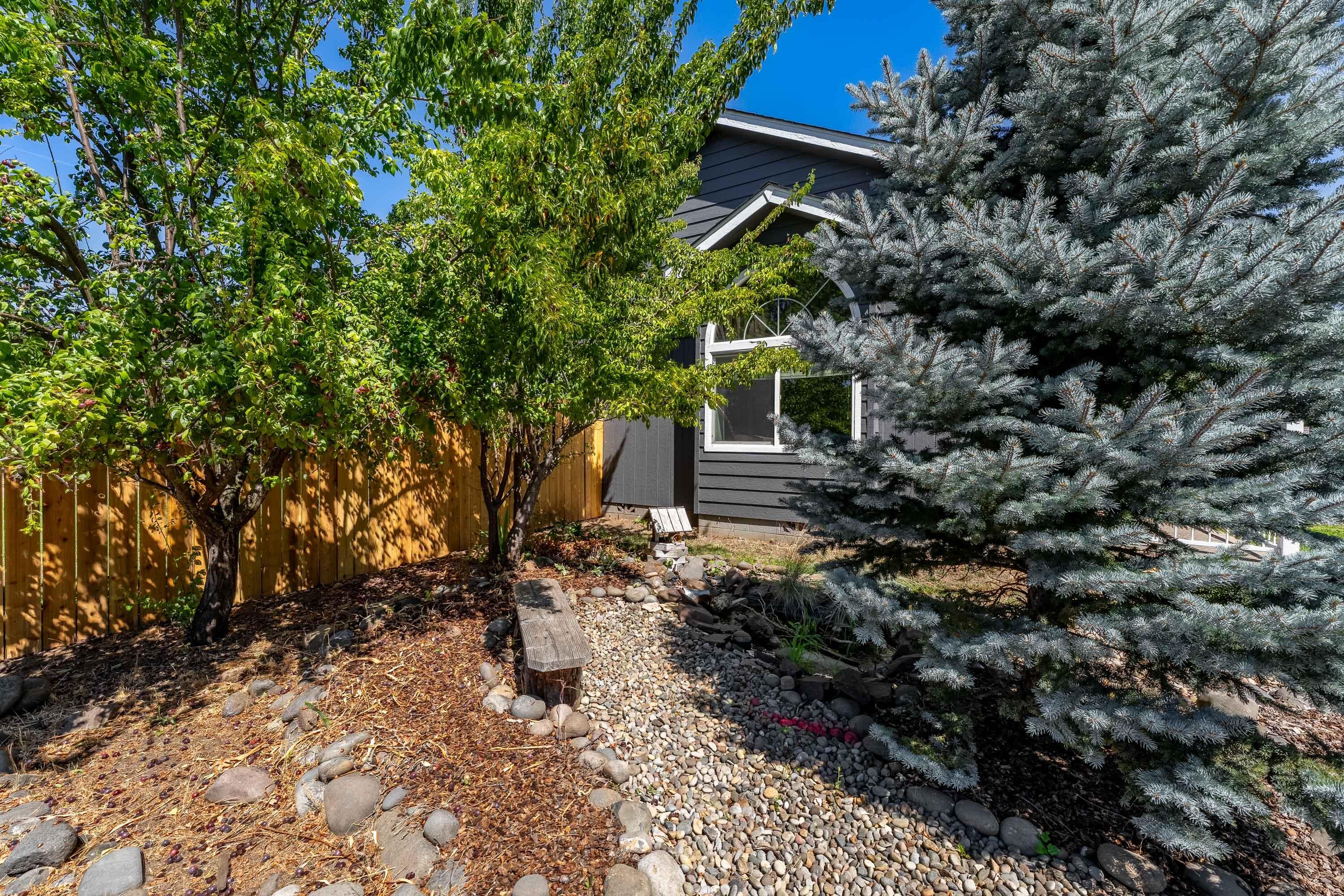 585 Alpine Street Shady Cove, OR 97539 - Photo 37 of 49 EXT (5 of 21)