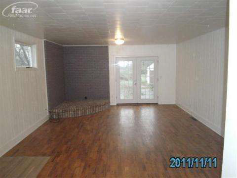 6325 Bennett Lake Road Fenton, MI 48430 - Photo 14 of 21 20166473-13.JPG