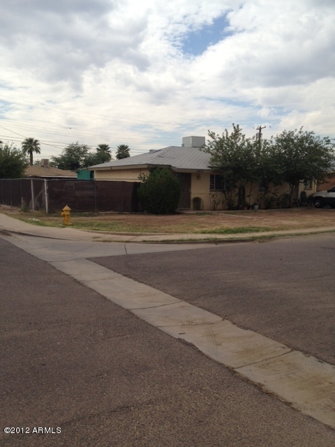 3601 West Hubbell Street Phoenix, AZ 85009 - Photo 1 of 1 hubbell front