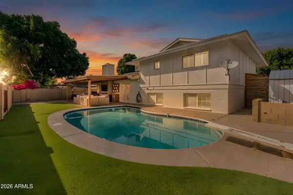 $925,000 | 313 East El Caminito Drive, Phoenix, AZ 85020