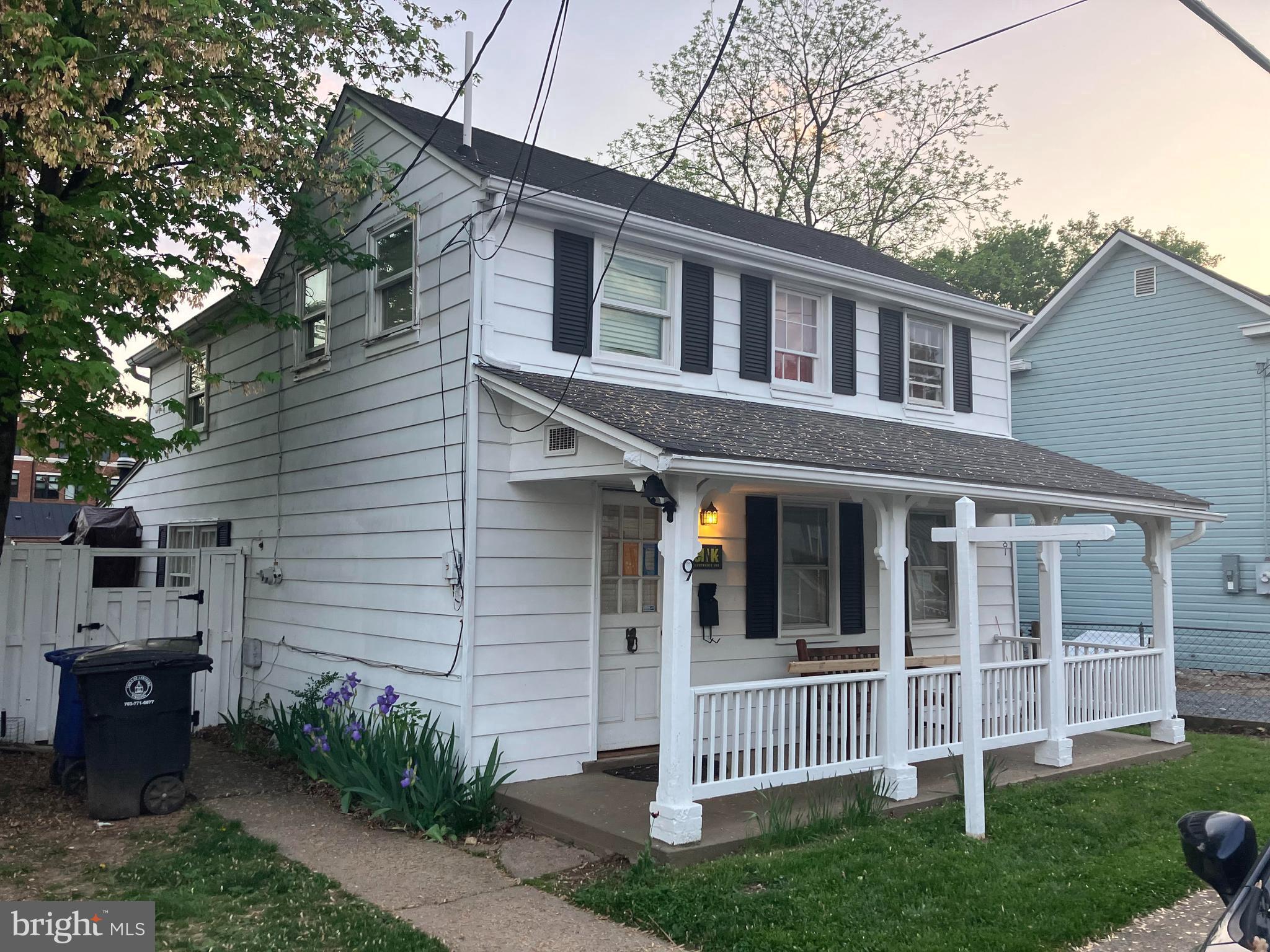 9 Royal Street Southeast Leesburg, VA 20175 - Photo 3 of 4 a view of a house with a yard