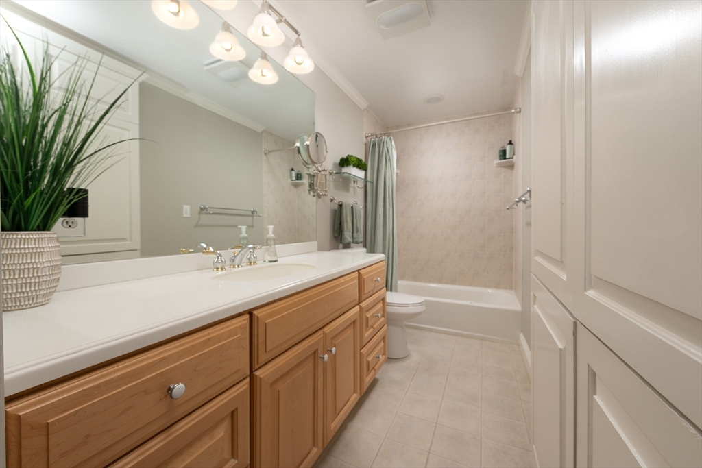 84 Commonwealth Avenue, Unit 4 Boston, MA 02116 - Photo 16 of 22