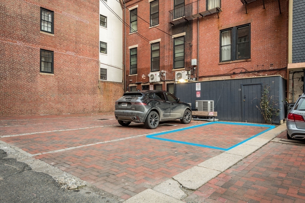 84 Commonwealth Avenue, Unit 4 Boston, MA 02116 - Photo 21 of 22