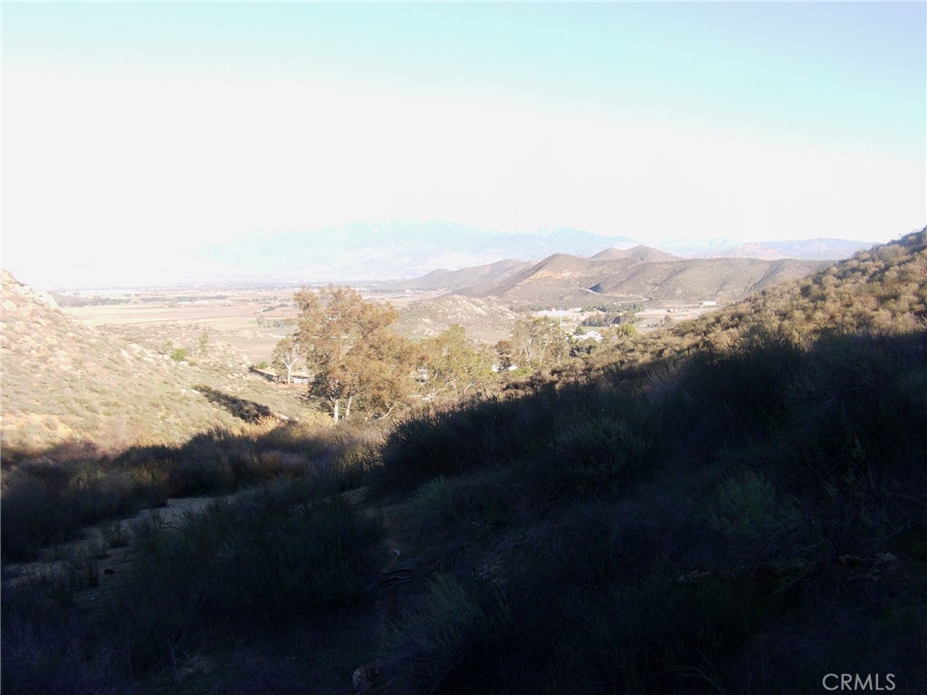32595 Newport Road Winchester, CA 92596 - Photo 2 of 9 a view of an ocean