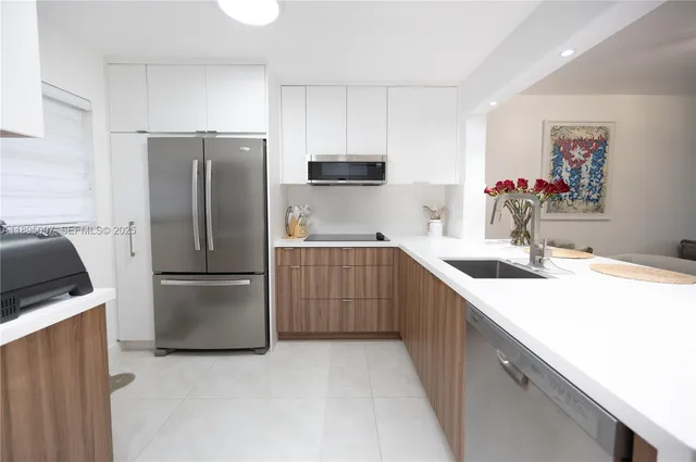 $2,600 | 10875 Southwest 112th Avenue, Unit 204, Miami, FL 33176