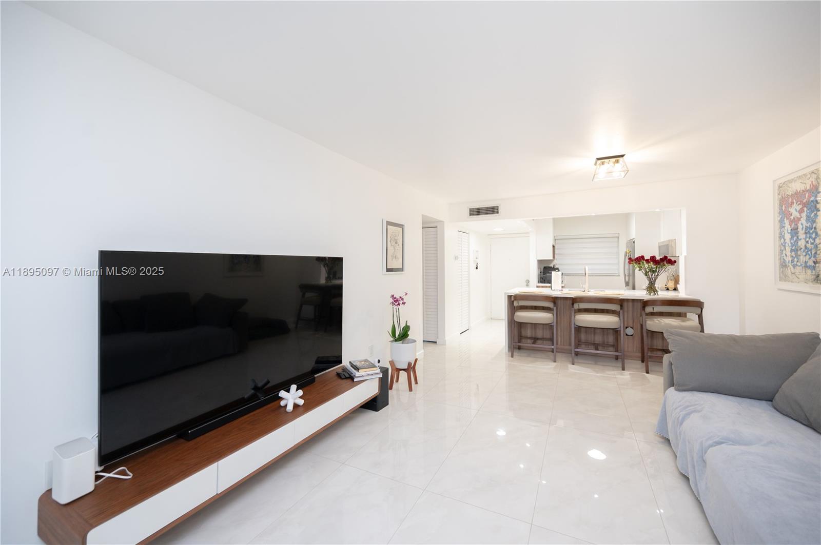 10875 Southwest 112th Avenue, Unit 204 Miami, FL 33176 - Photo 6 of 28