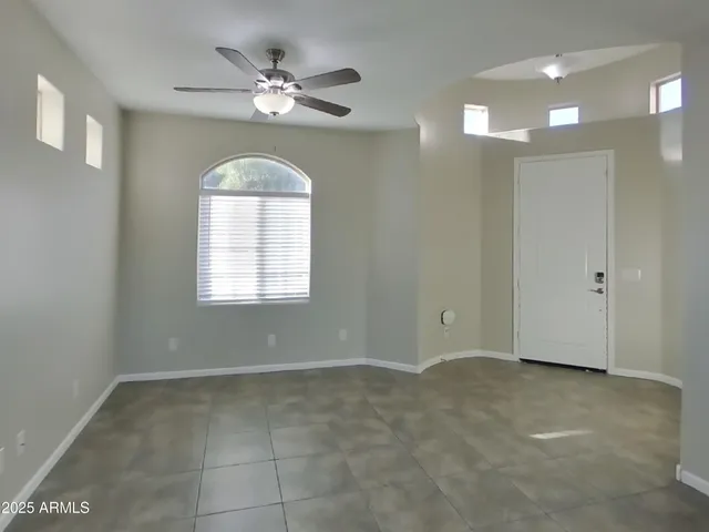 $1,889 | 10336 West Devonshire Avenue, Phoenix, AZ 85037