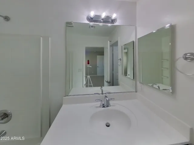 $1,889 | 10336 West Devonshire Avenue, Phoenix, AZ 85037