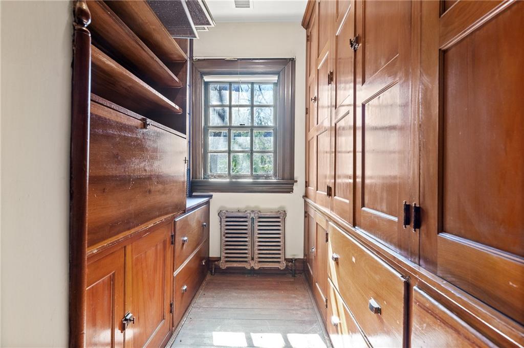 115 Woodland Road Pittsburgh, PA 15232 - Photo 45 of 50 a view of balcony and stairs