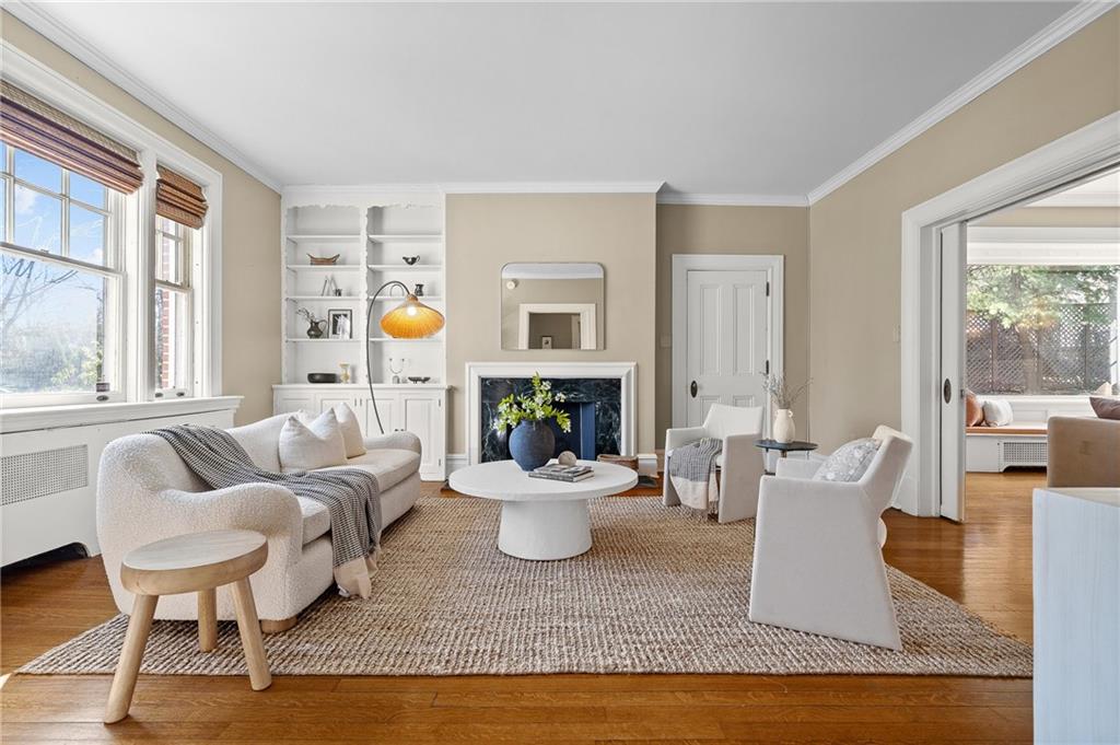 115 Woodland Road Pittsburgh, PA 15232 - Photo 5 of 50 a living room with furniture and wooden floor