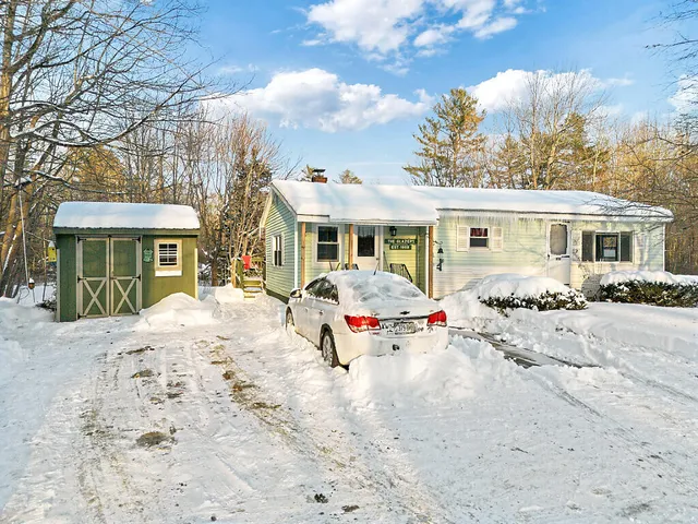 $199,900 | 232 Narrows Pond Road, Winthrop, ME 04364