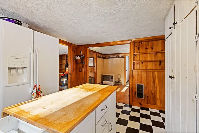 $199,900 | 232 Narrows Pond Road, Winthrop, ME 04364