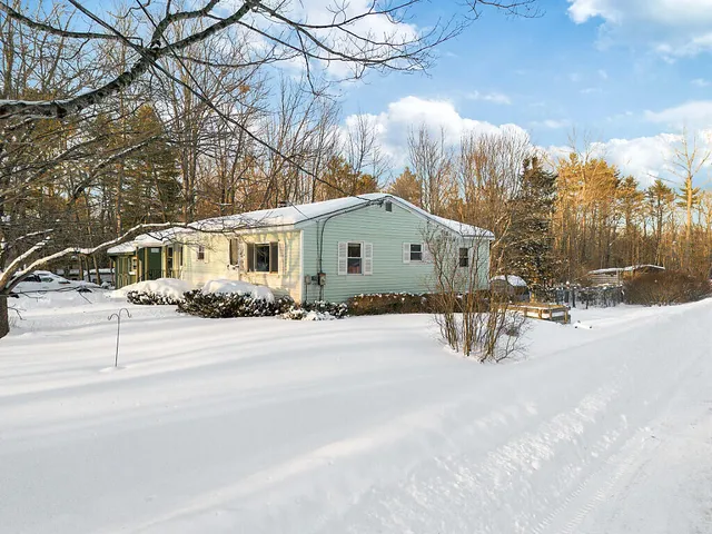 $199,900 | 232 Narrows Pond Road, Winthrop, ME 04364