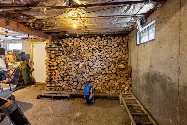 $199,900 | 232 Narrows Pond Road, Winthrop, ME 04364