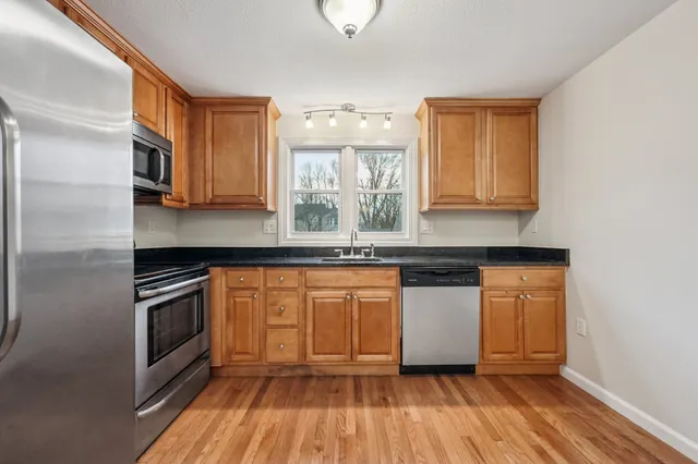 $239,900 | 24 Rushford Meade, Unit 24, Granby, CT 06035